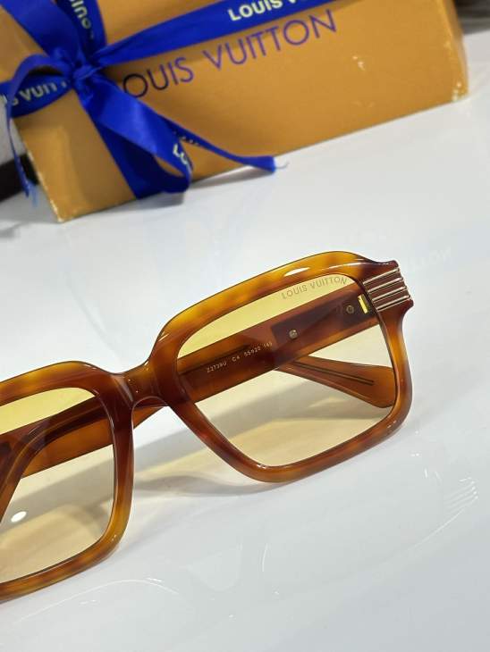 Picture of Louis Vuitton Sunglasses _SKUfw75840967fw